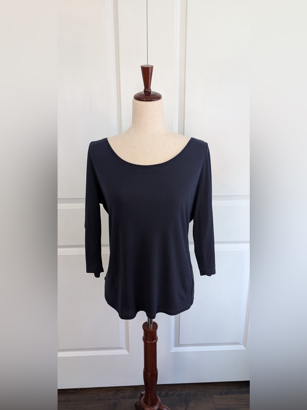 Eileen Fisher Stretch Silk Jersey Scoop Neck 3/4 Sleeve Slim Fit Top Navy Sz M